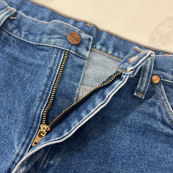 Wrangler cutoff shorts - Picture 4 of 8